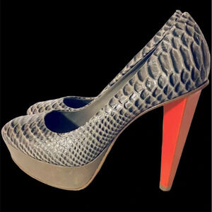 BCBG Grey Python Leather Orange platform Heels Pumps Sz 9